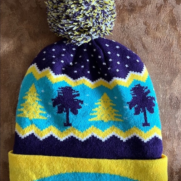 Like new 💜💛💙 adult Unisex Knit fleece lined beanie pom-pom hat - Picture 5 of 9